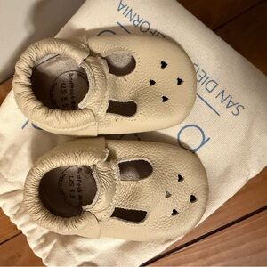 BirdRockBaby Cream Baby Moccasins